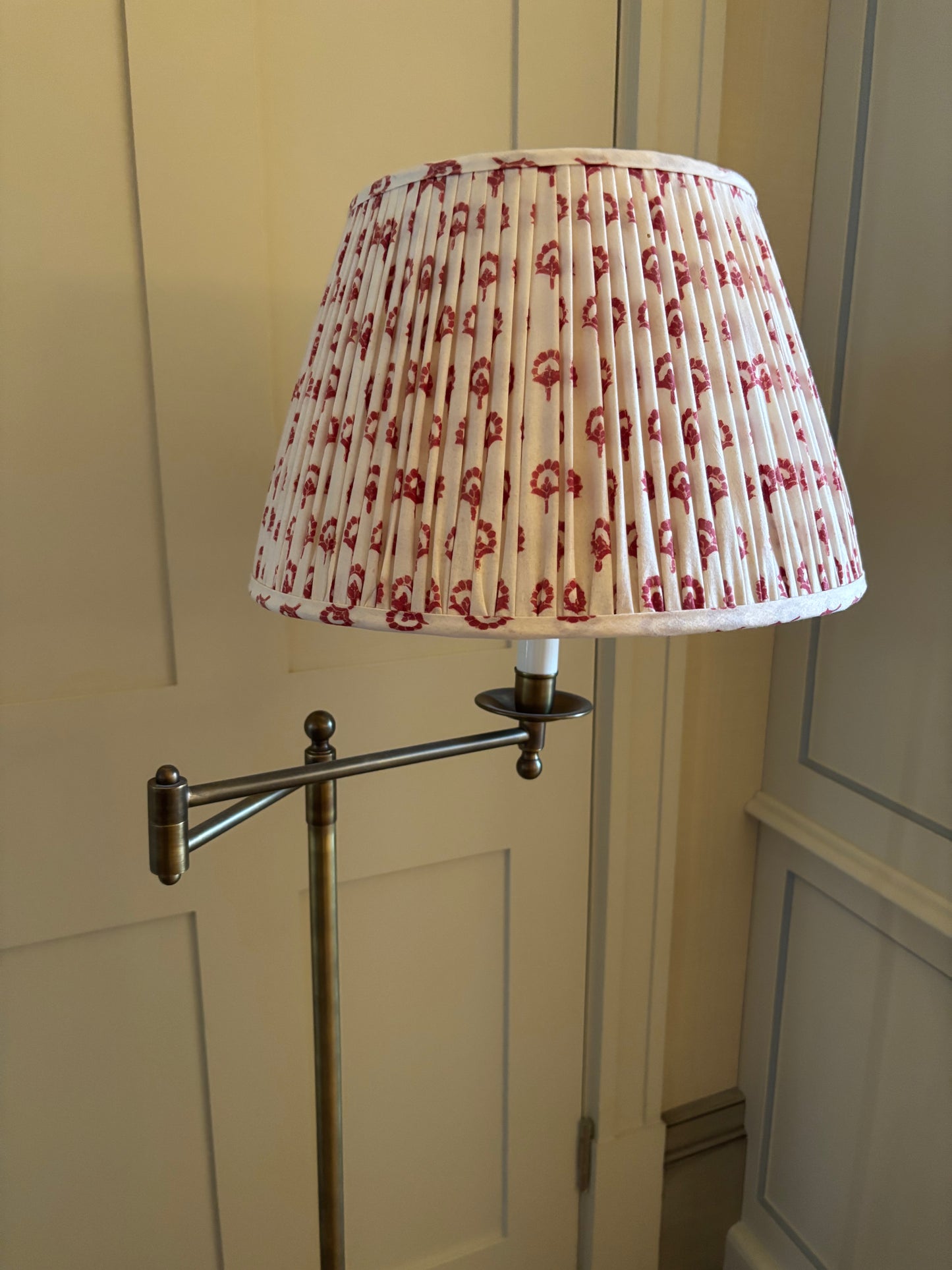 Standard Hinged Floor Lamp