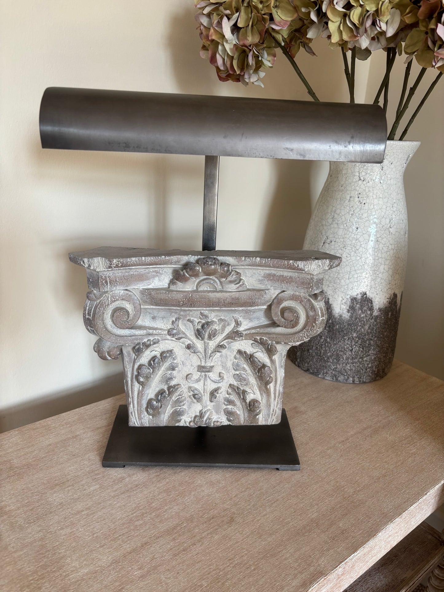 Corinthium Column Stone Lamp