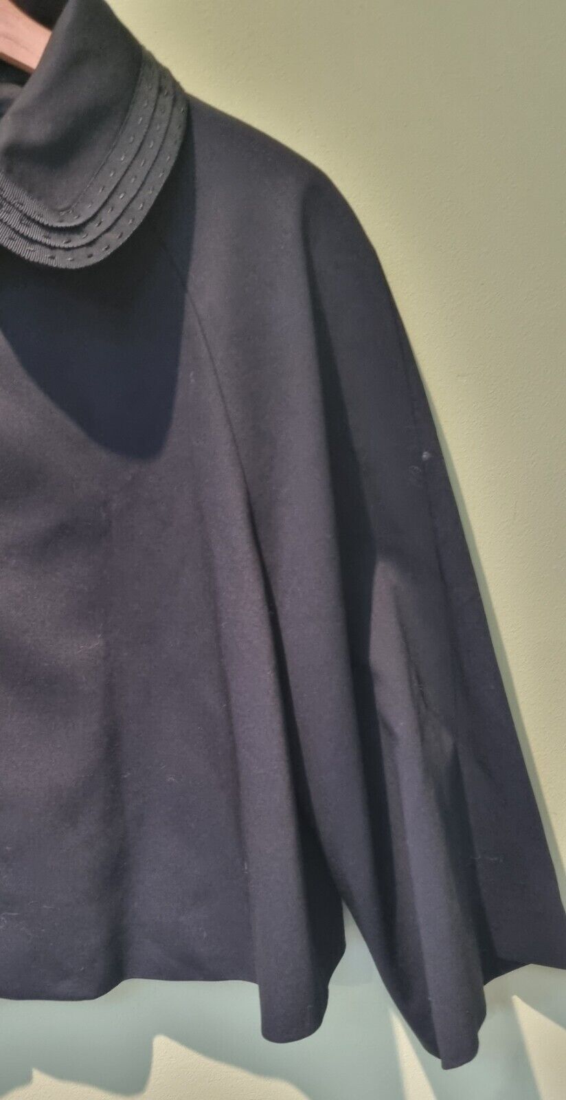 Elie Tahar Women's Black Cape Style Virgin Wool Jacket Size 8