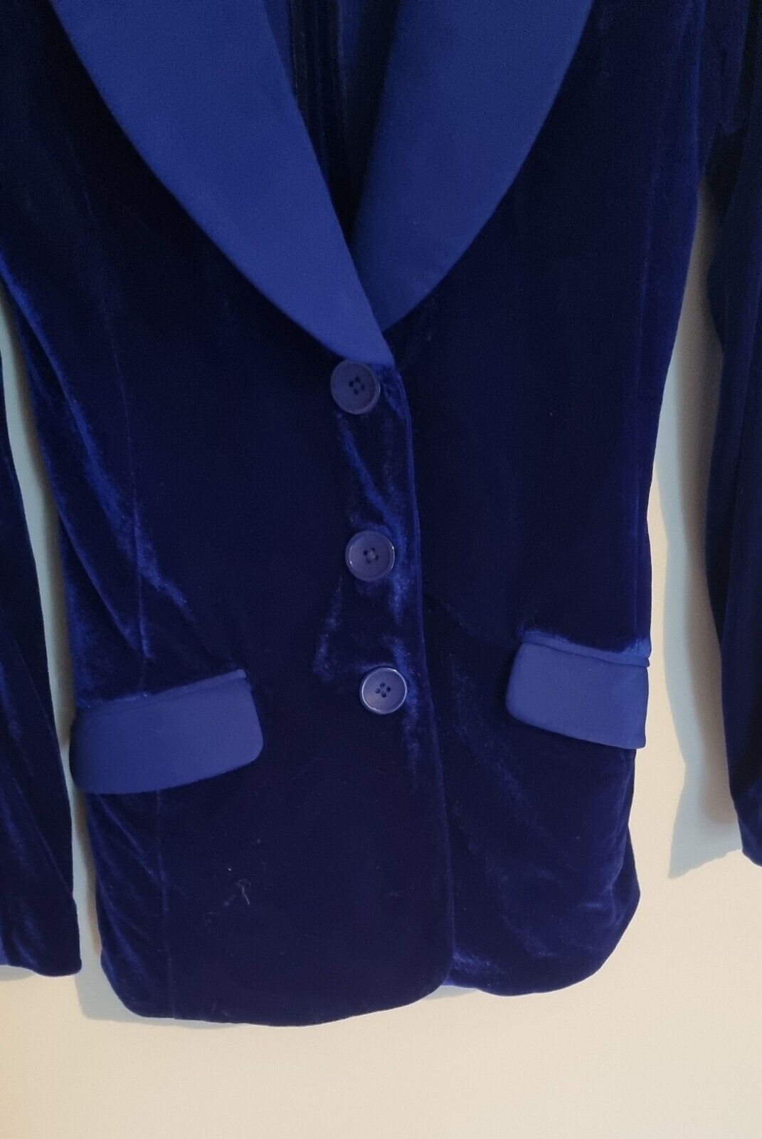 Emporio Armani Women's Royal Blue Velvet Blazer Jacket Size 4. Made In Italy