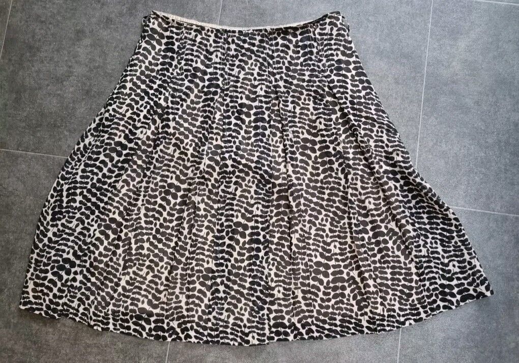 Scapa Women's 100% Silk Brown Leaf Design Lined Skirt Size 36