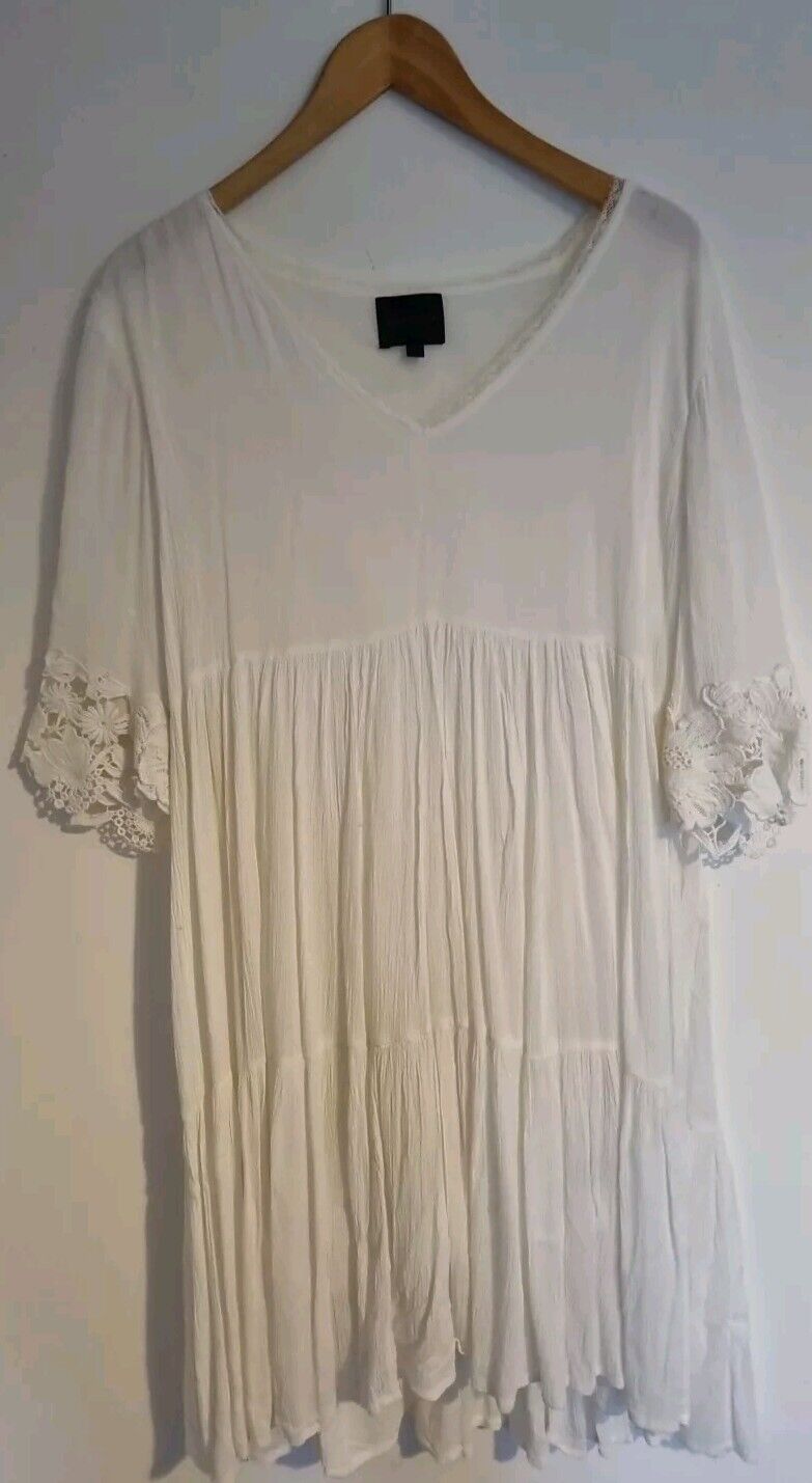 Hotel Particulier Women's White V Neck Dress Medium