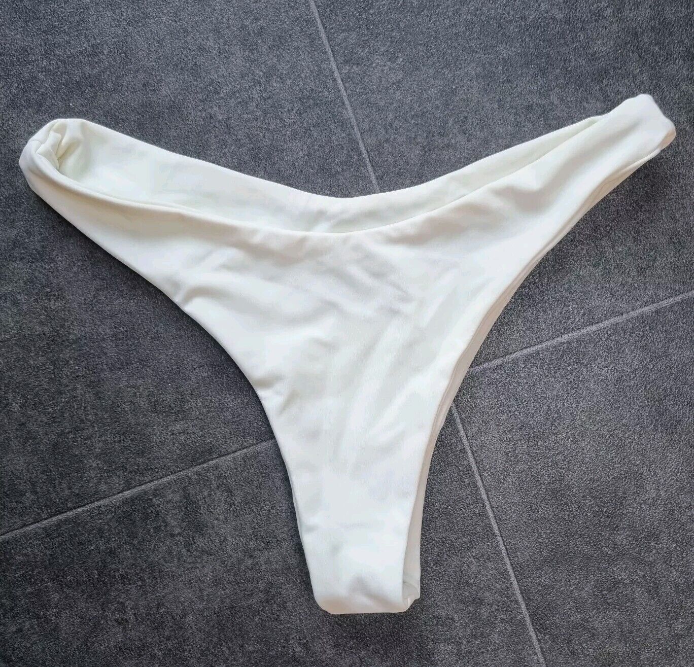Away That Day Women's Ivory Bikini 2 Piece Set Size Small