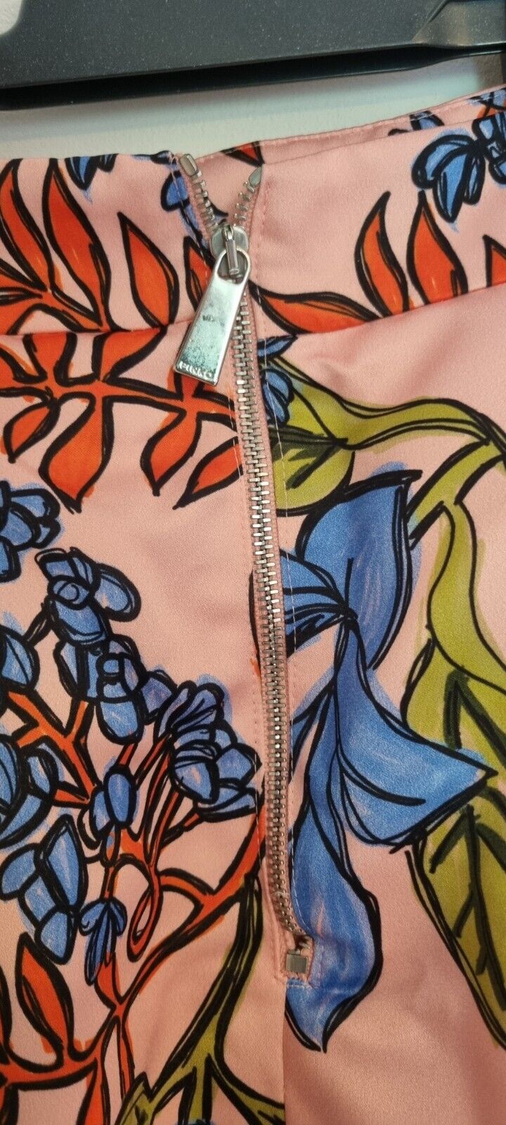 Pinko Made In Italy Pink Floral Satin Fully Lined, Wrap Over Skirt Size 8