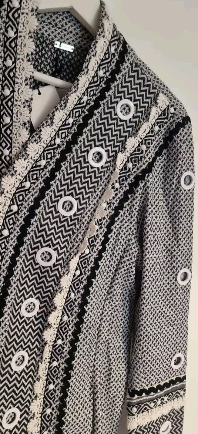 BNWT Dodo Bar Or Women's Black Kimono Style Embroidered Jacket Housecoat Size M