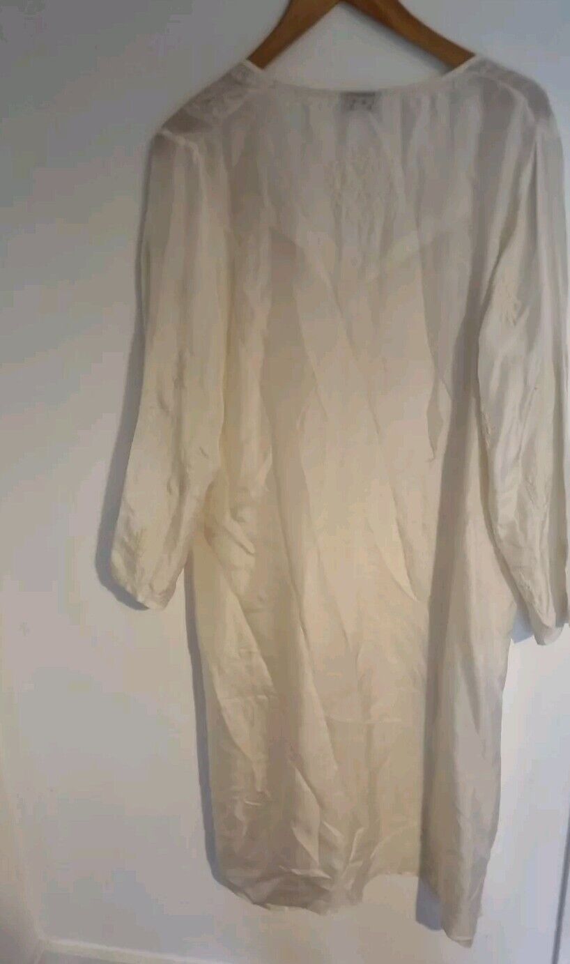 Juliette Dunn Women's 100% Silk Cream Embroidered Kaftan, Housecoat Size 3
