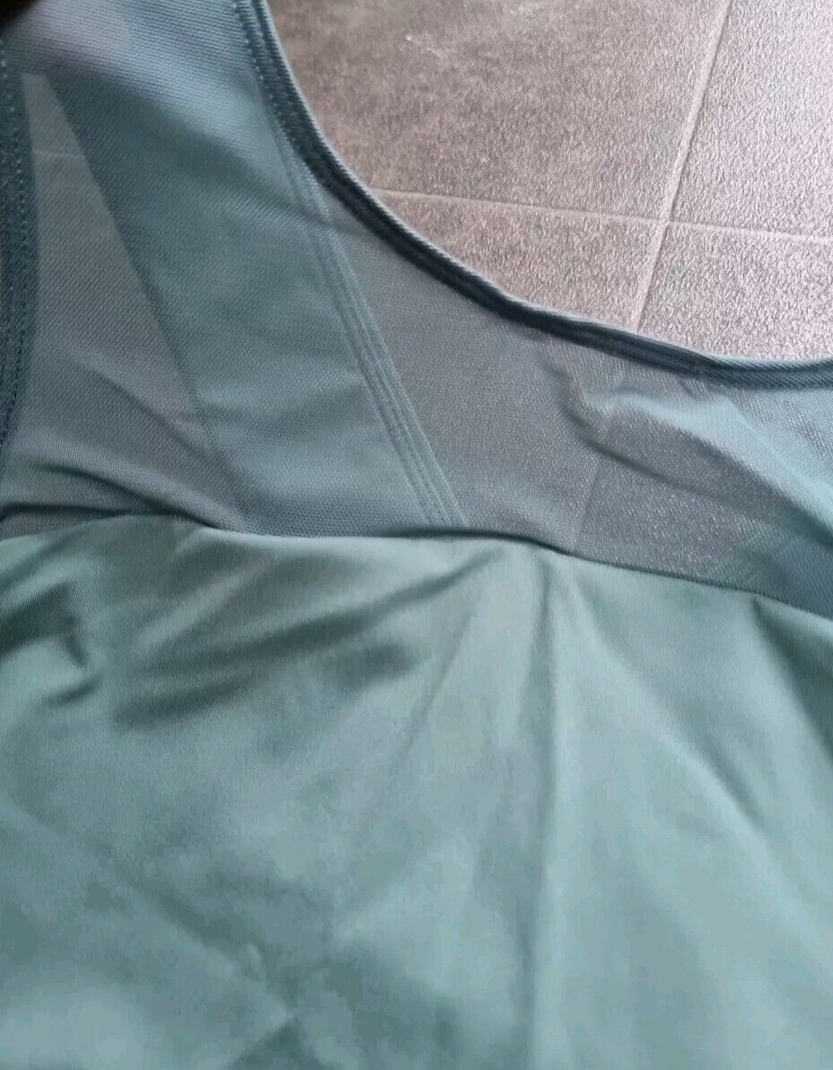 Sweaty Betty Women's Green Activewear, Gym, Running Top Size Small