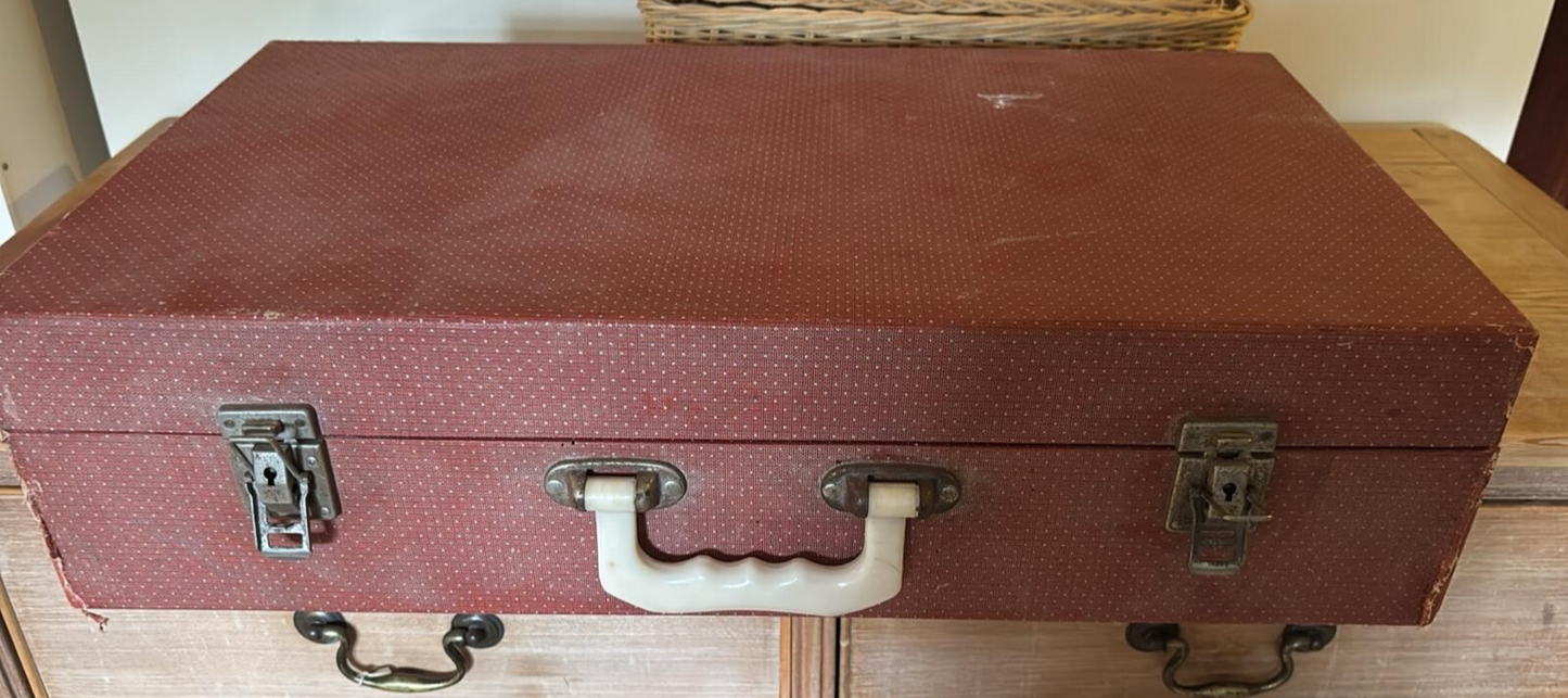 Brexton Collection Vintage Red 6 Person Picnic Box 1950s/60s2