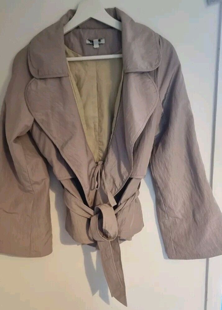 Designer Chloe Women's Natural Coloured Collared Jacket Size 36
