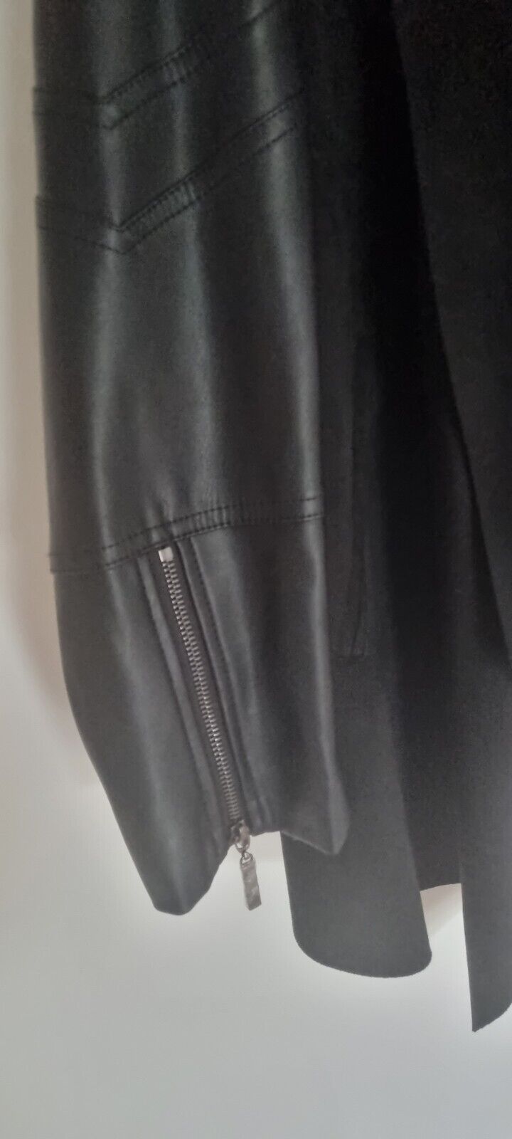Gorgeous Joseph Ribkoff Women's Black Coat With Detachable Fur Collar Size Large