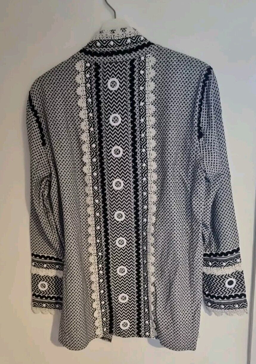 BNWT Dodo Bar Or Women's Black Kimono Style Embroidered Jacket Housecoat Size M
