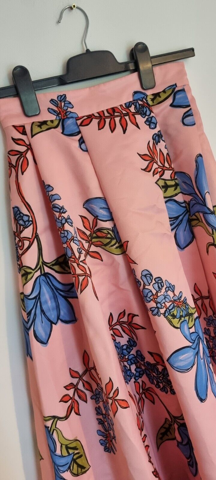 Pinko Made In Italy Pink Floral Satin Fully Lined, Wrap Over Skirt Size 8