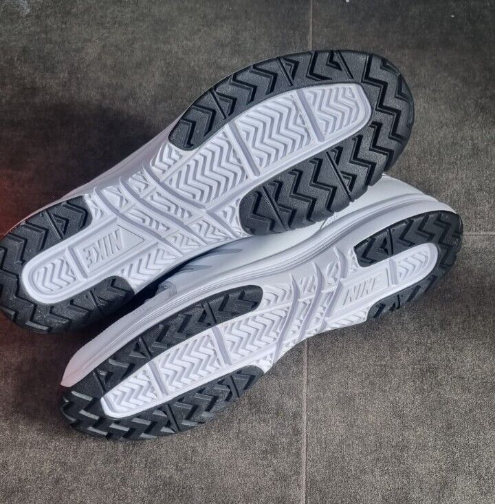 Brand New With Box Nike Mens Vapor Court White, Grey Tennis Trainers Size 12