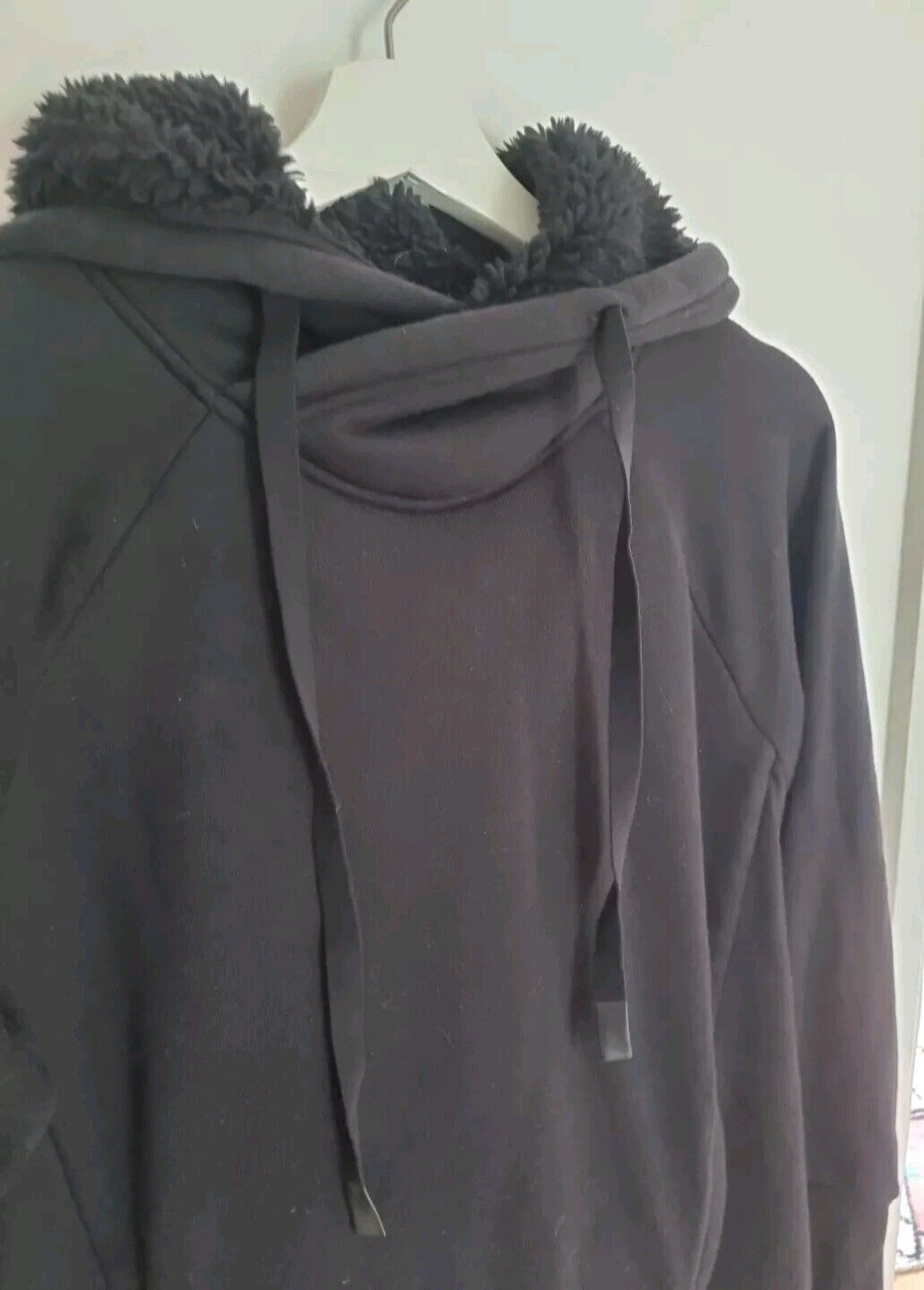 ALO Yoga Women's Activewear Black Hooded, Fleece Lined Hoodie Size Small