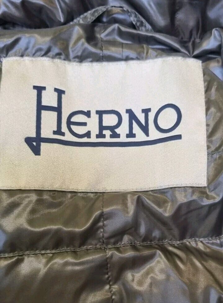 Herno Ultra Lightweight Shiny Olive Green Jacket With Removable Hood Size 48
