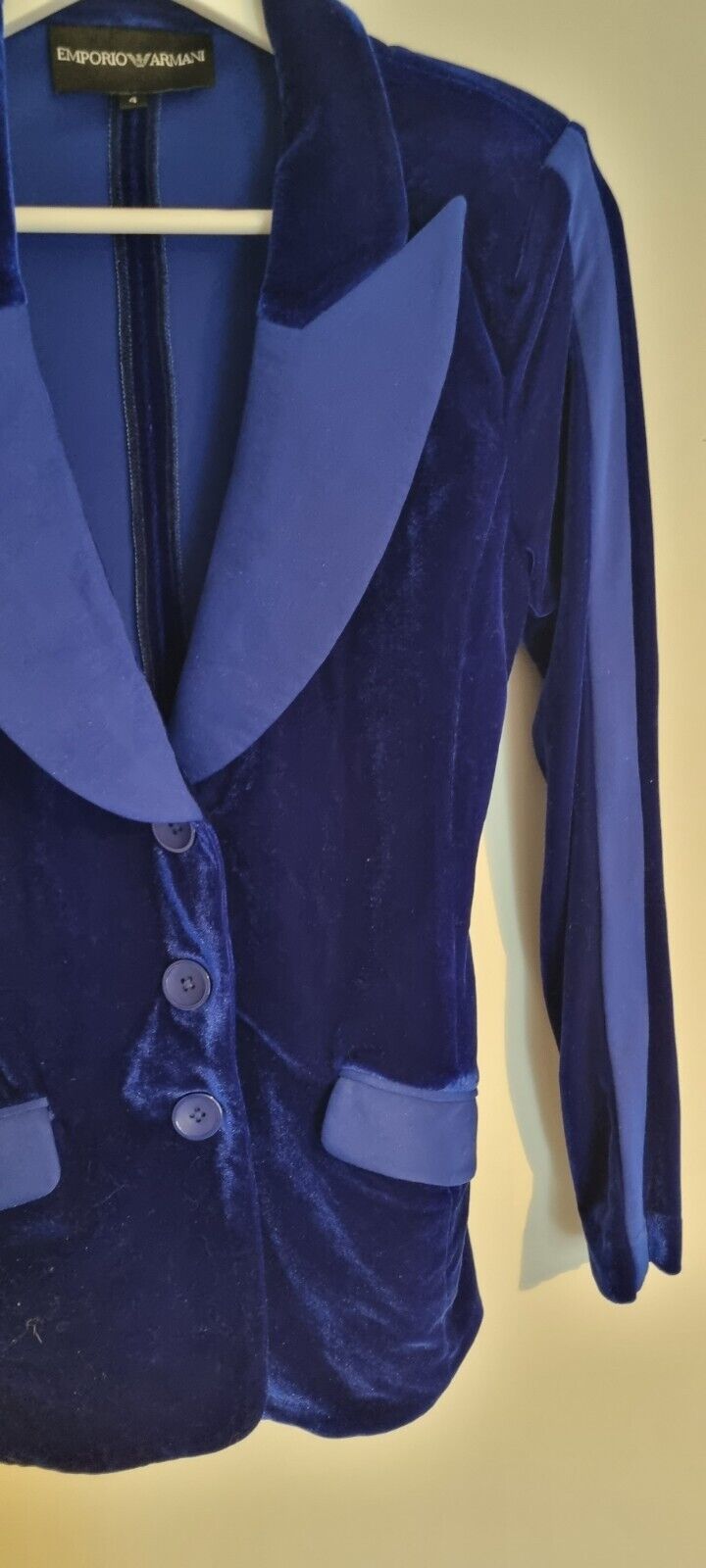 Emporio Armani Women's Royal Blue Velvet Blazer Jacket Size 4. Made In Italy
