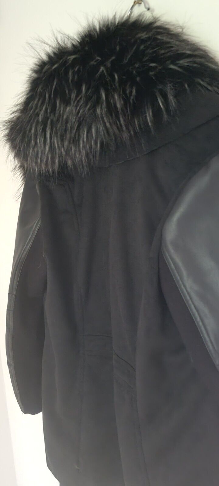 Gorgeous Joseph Ribkoff Women's Black Coat With Detachable Fur Collar Size Large