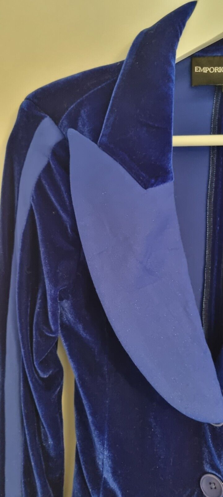 Emporio Armani Women's Royal Blue Velvet Blazer Jacket Size 4. Made In Italy