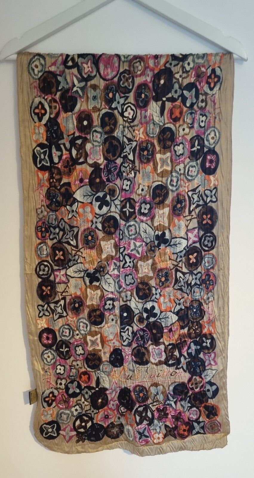 Designer Louis Vuitton Women's 100% Silk Scarf. Made In Italy