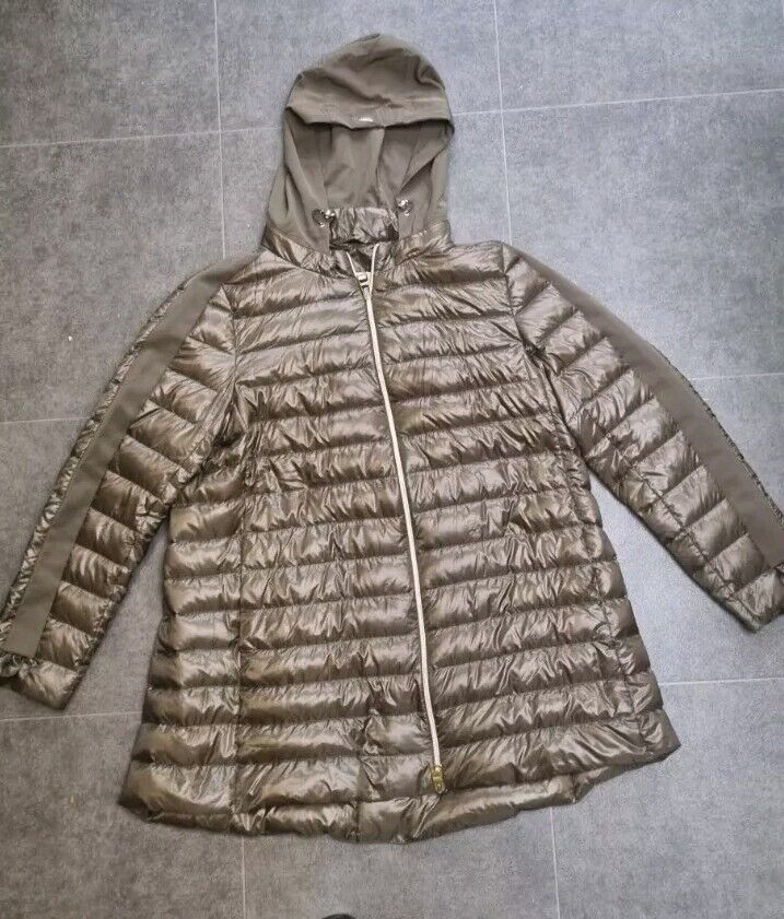 Herno Ultra Lightweight Shiny Olive Green Jacket With Removable Hood Size 48