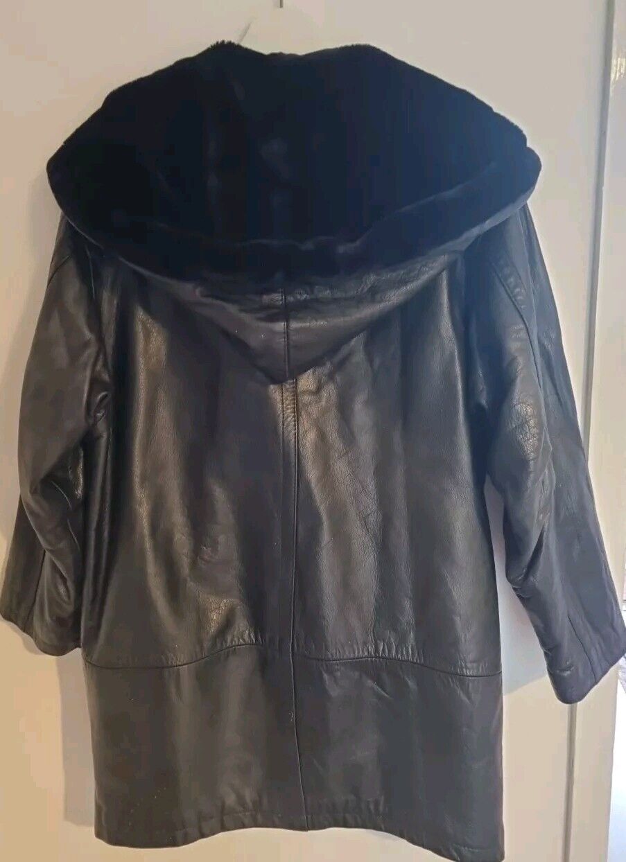 Forma Women's Black Genuine Leather, Fleece Lined Hood Coat Size Small