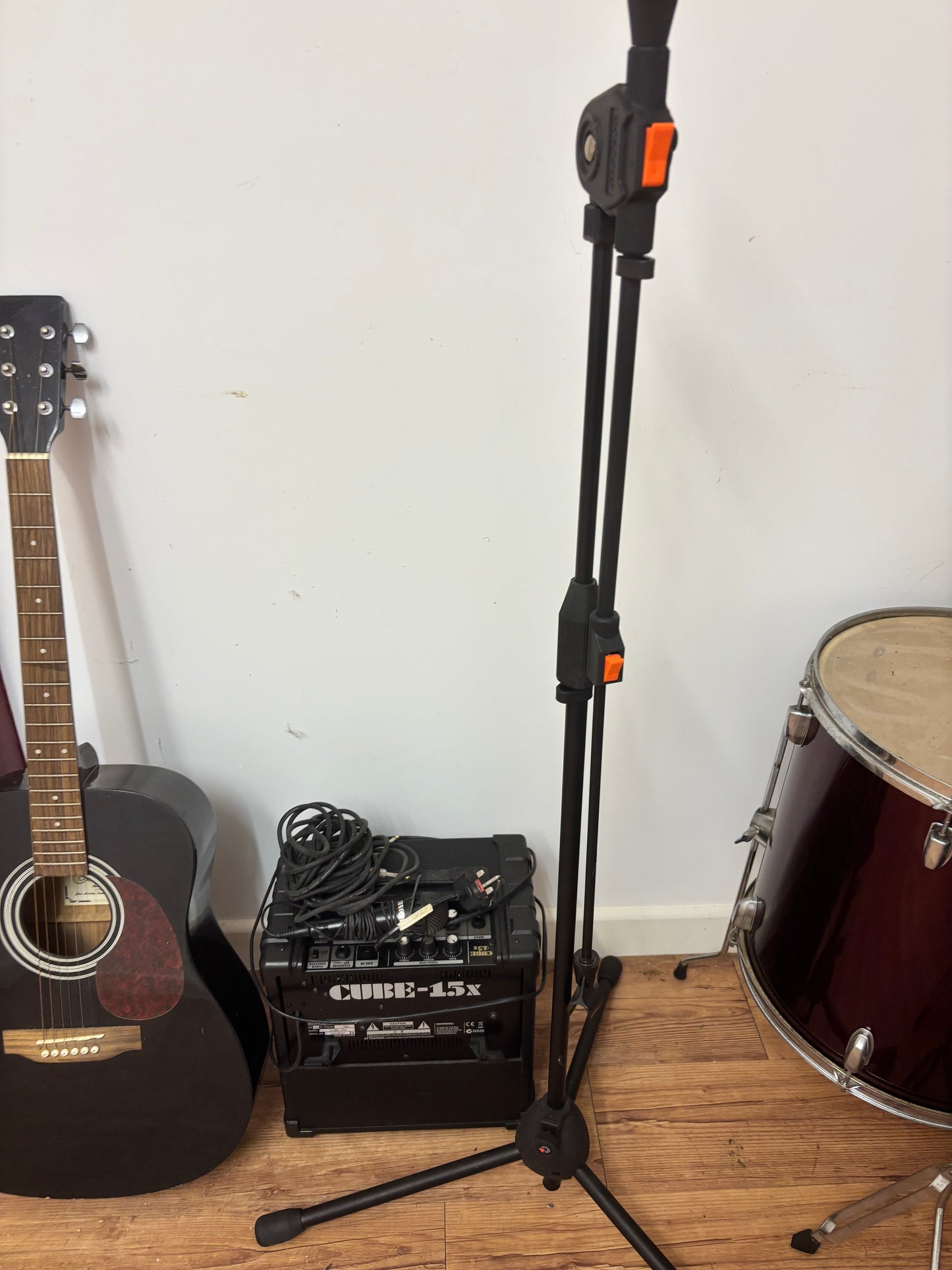 AMP & Microphone Stand