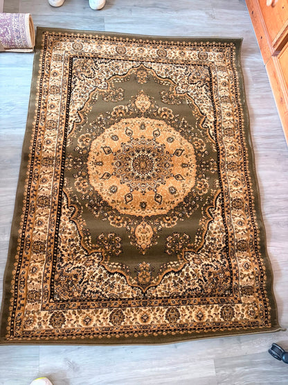 Heritage Traditional Green & Ivory Rug