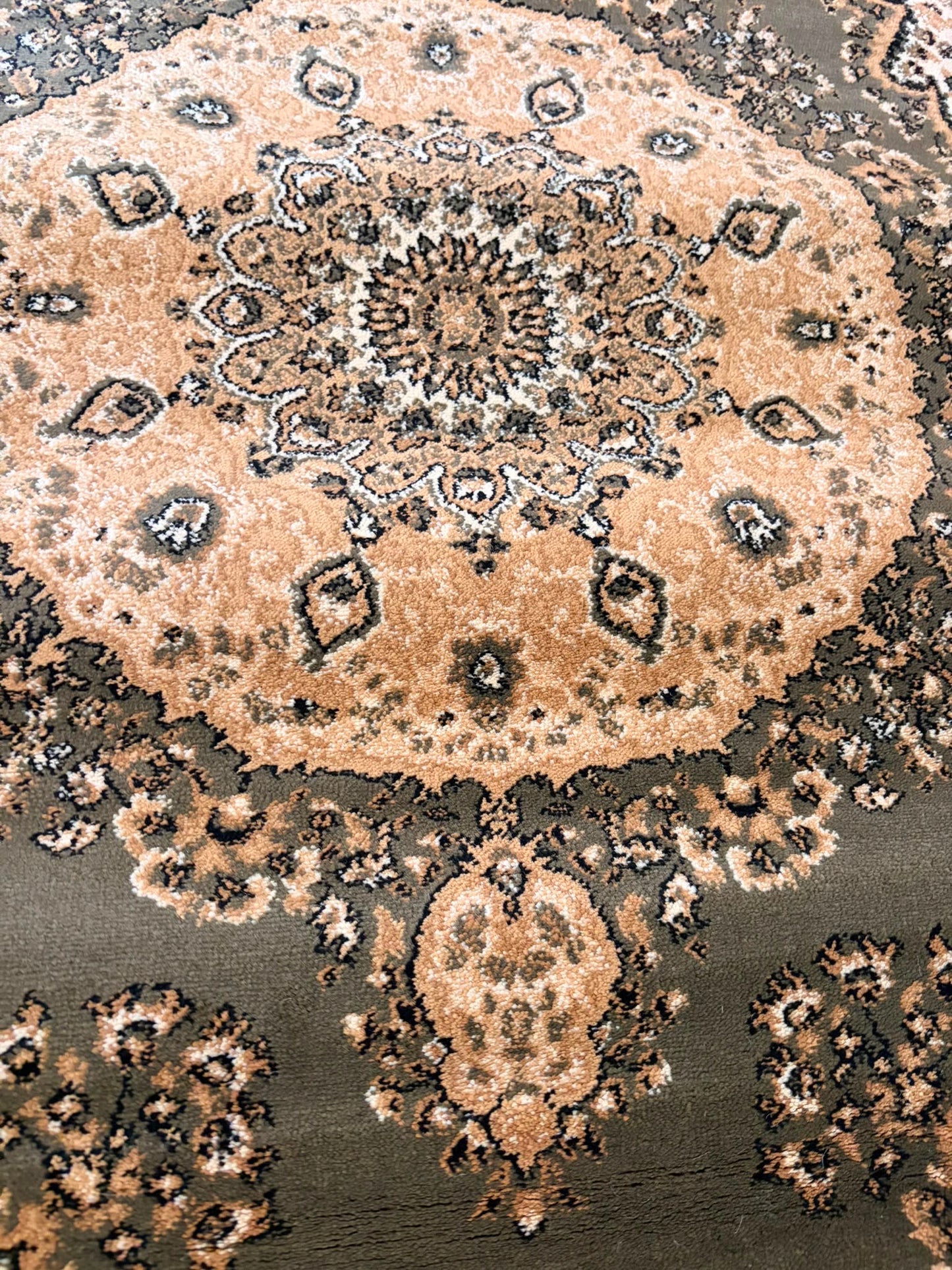 Heritage Traditional Green & Ivory Rug