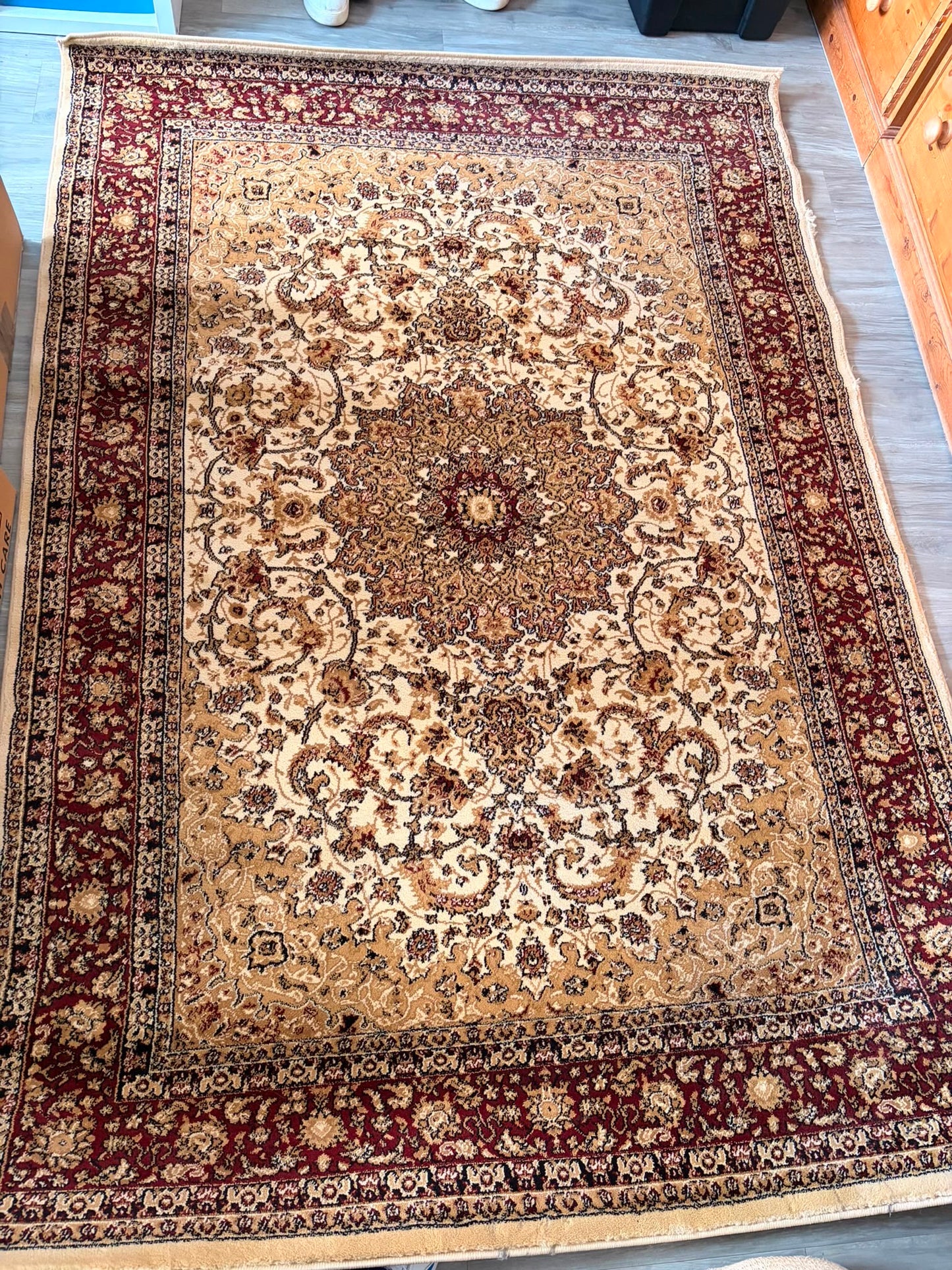 Pasha Ivory Traditional Rug