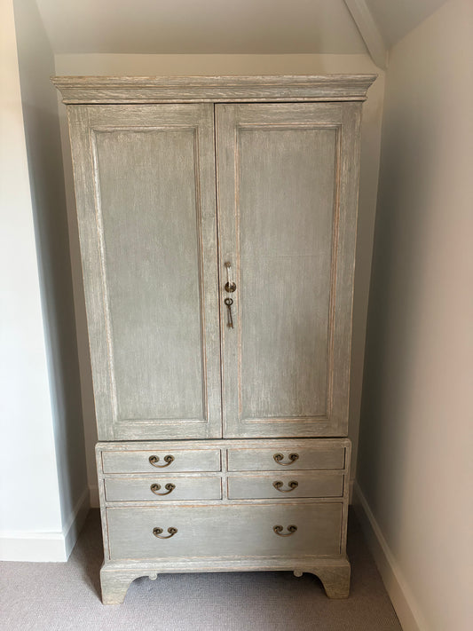 Chelsea Textiles Linen Cupboard