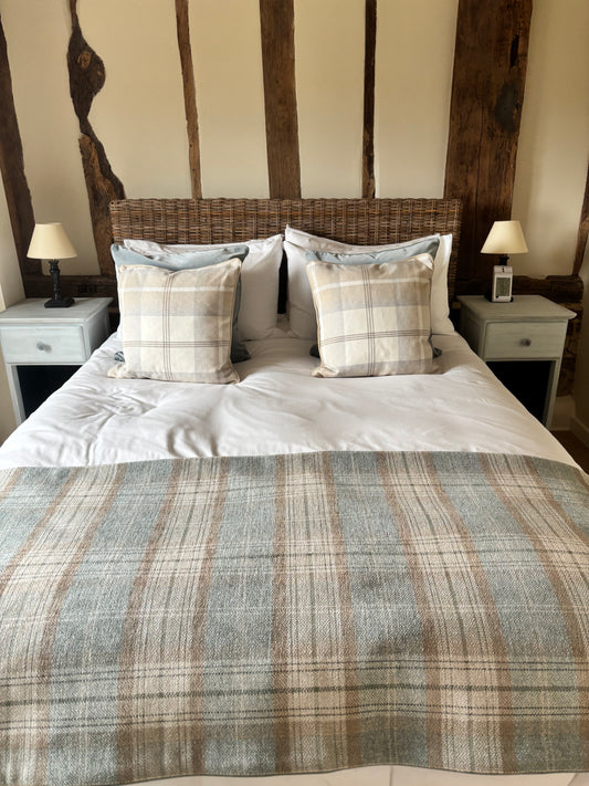 Kingsize Divan Bed with Cane Headboard.  BRAND NEW with Drawers both sides