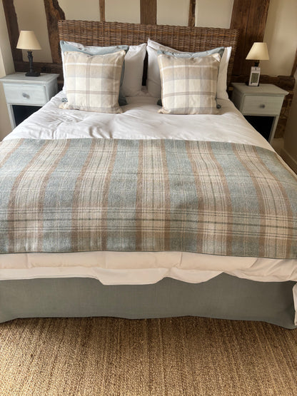 Kingsize Divan Bed with Cane Headboard.  BRAND NEW with Drawers both sides