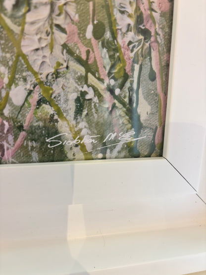 White Framed Daisy