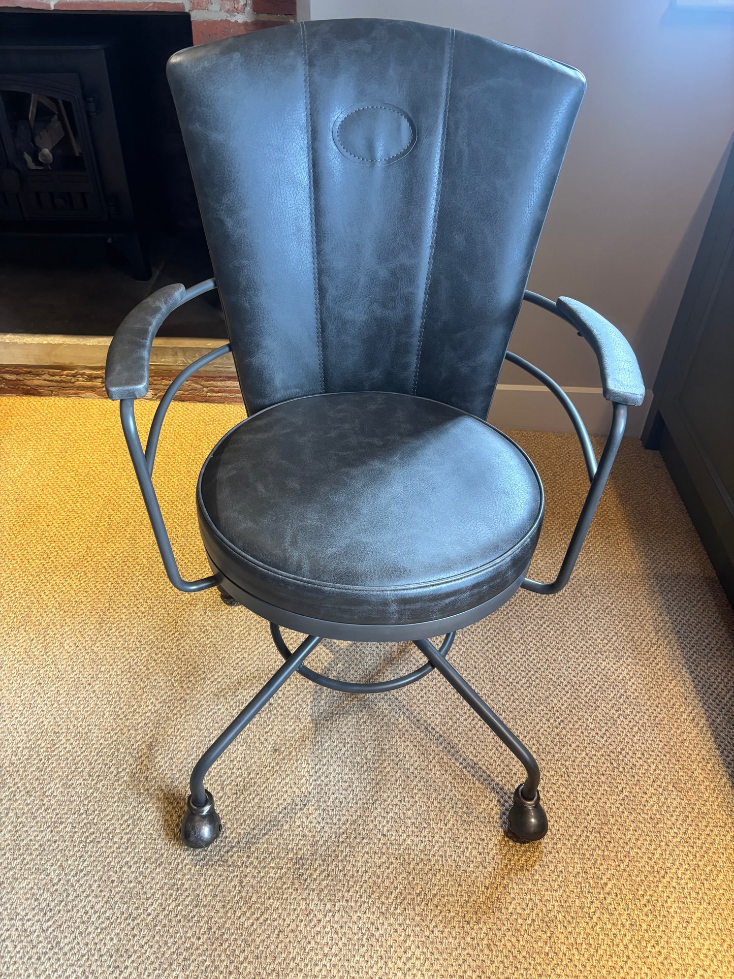 TaskersGrey Leather Chair