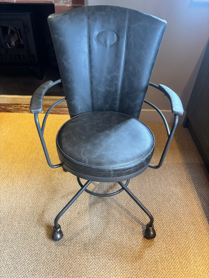 TaskersGrey Leather Chair