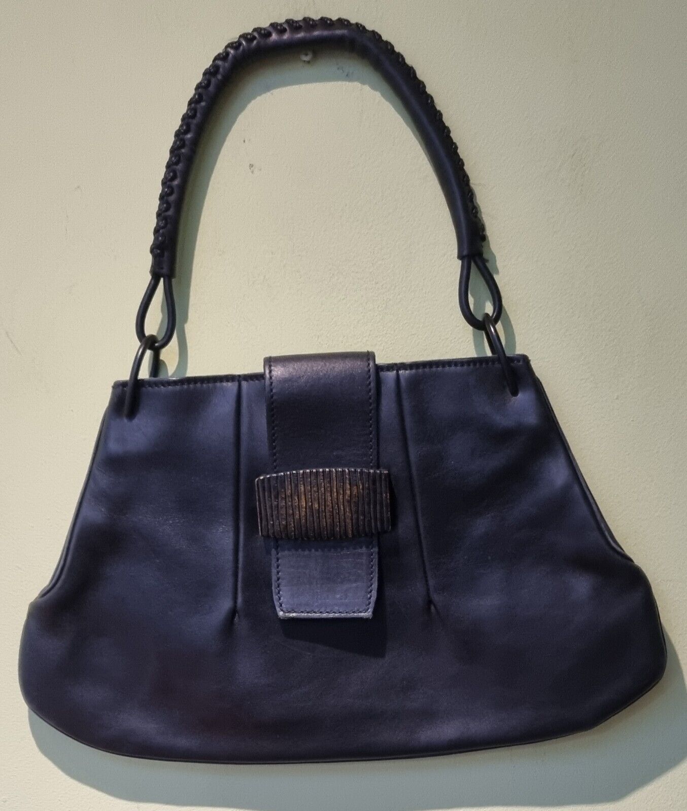 Fabulous Designer Gucci Women's Black Leather Handbag