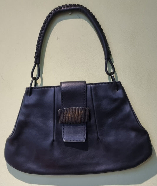 Fabulous Designer Gucci Women's Black Leather Handbag