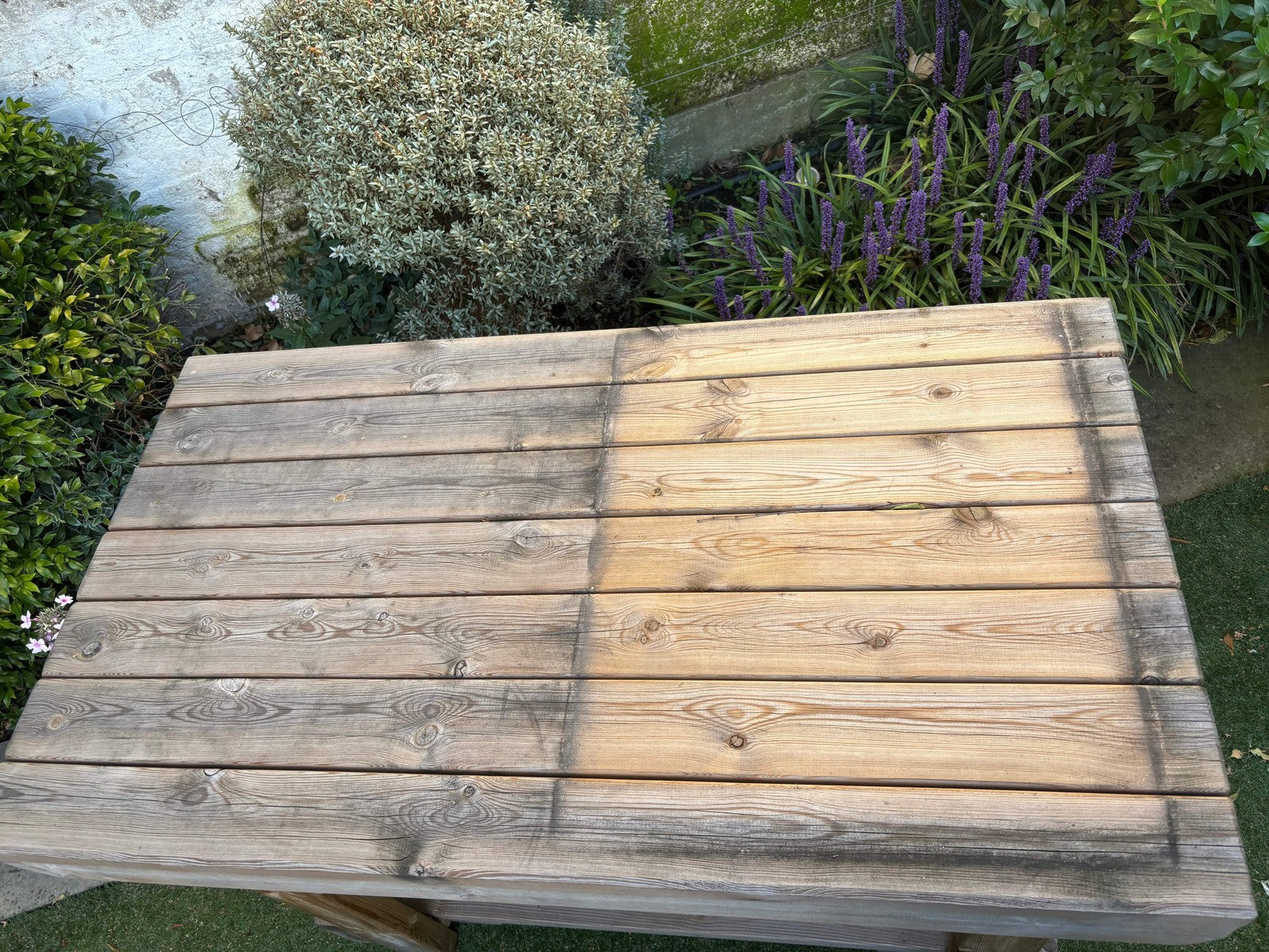 Outdoor BBQ Table3