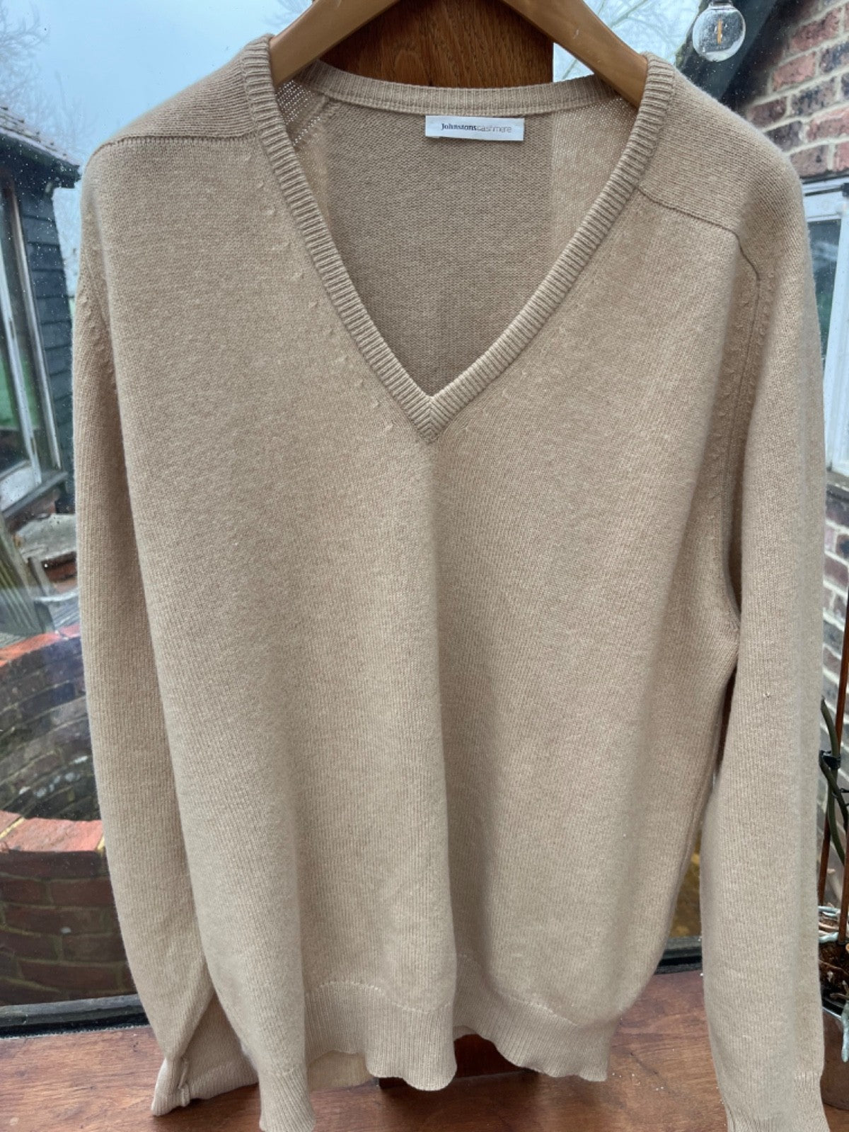 Johnstons Mens Beige Cashmere Jumper Chest 58 cm0