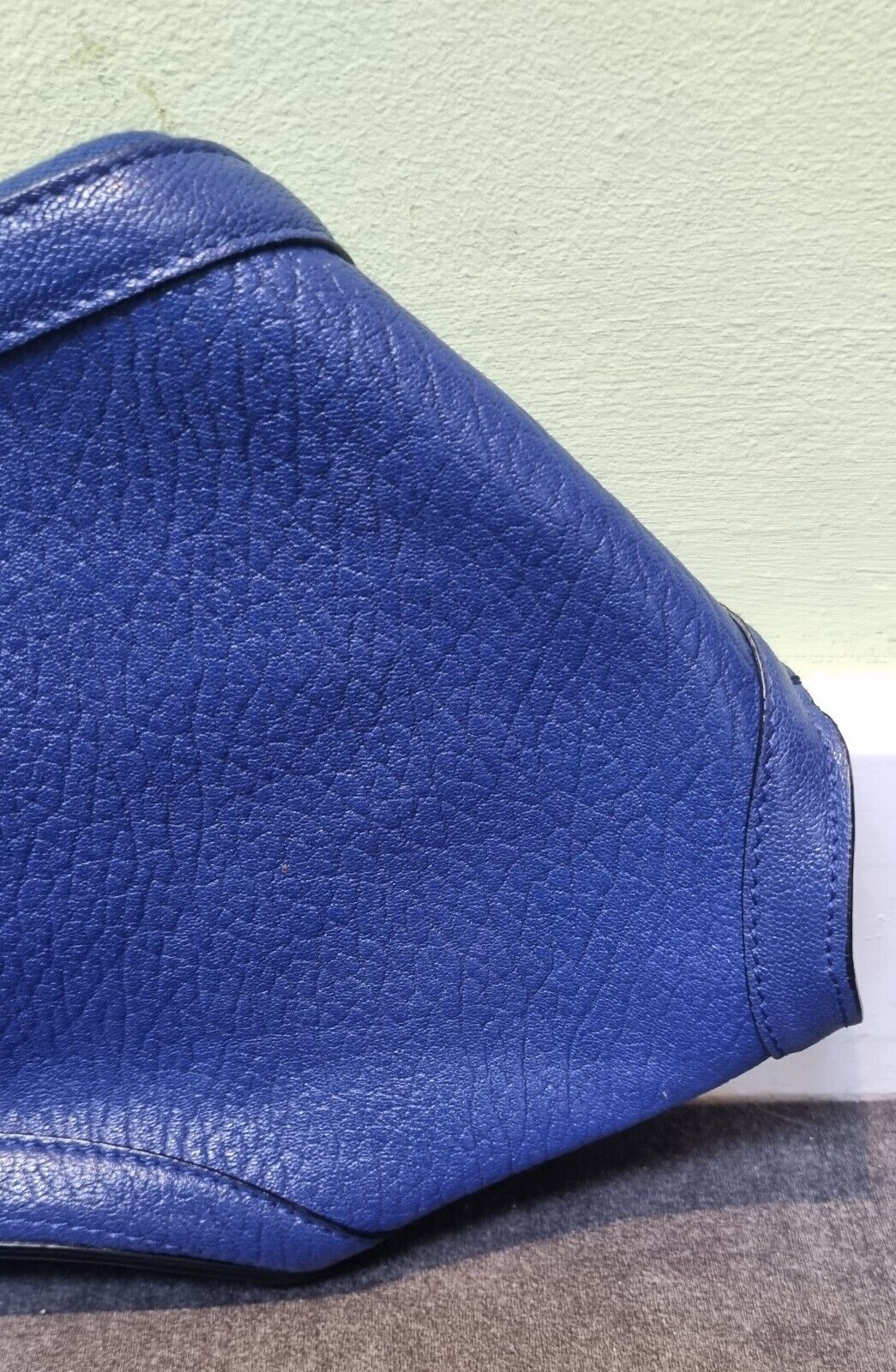 Gorgeous Genuine Alexander McQueen Women's Blue Clutch Bag
