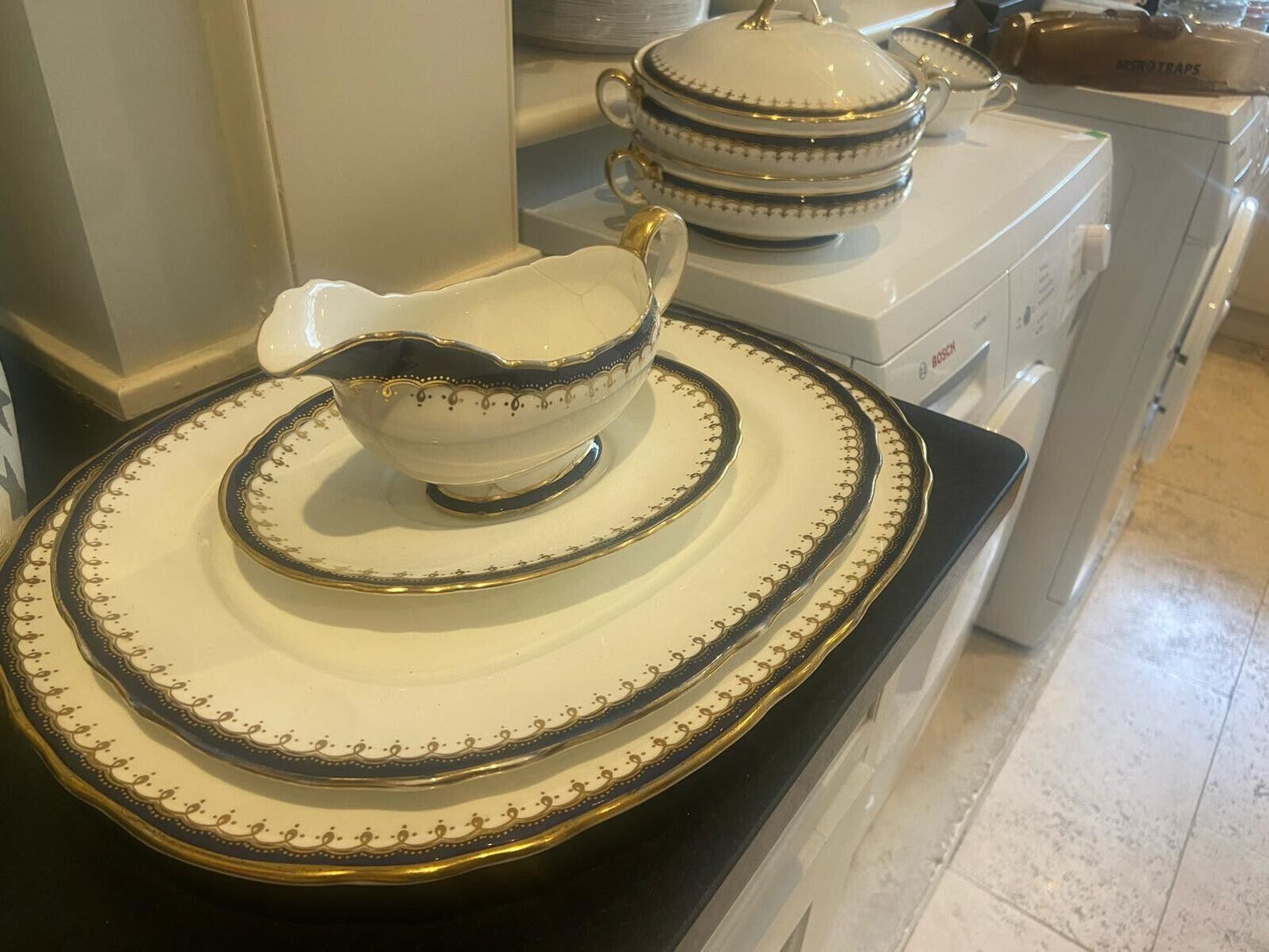 Aynsley China Dinner Set