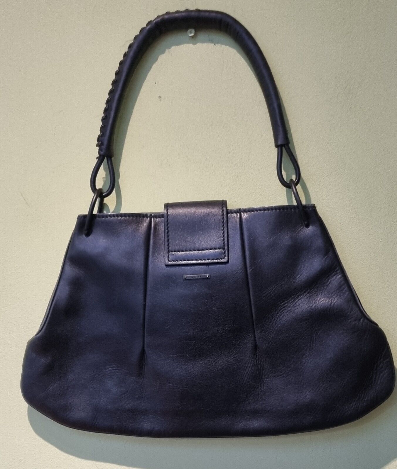 Fabulous Designer Gucci Women's Black Leather Handbag