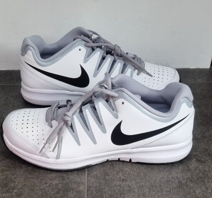 Brand New With Box Nike Mens Vapor Court  White, Grey Tennis Trainers Size 12