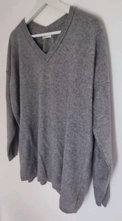 Katia Serafini Women's Grey V Neck Wool, Viscose, Cashmere Mix Pullover Size F42