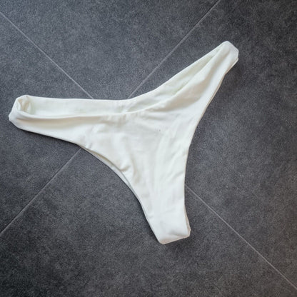 Away That Day Women's Ivory Bikini 2 Piece Set Size Small