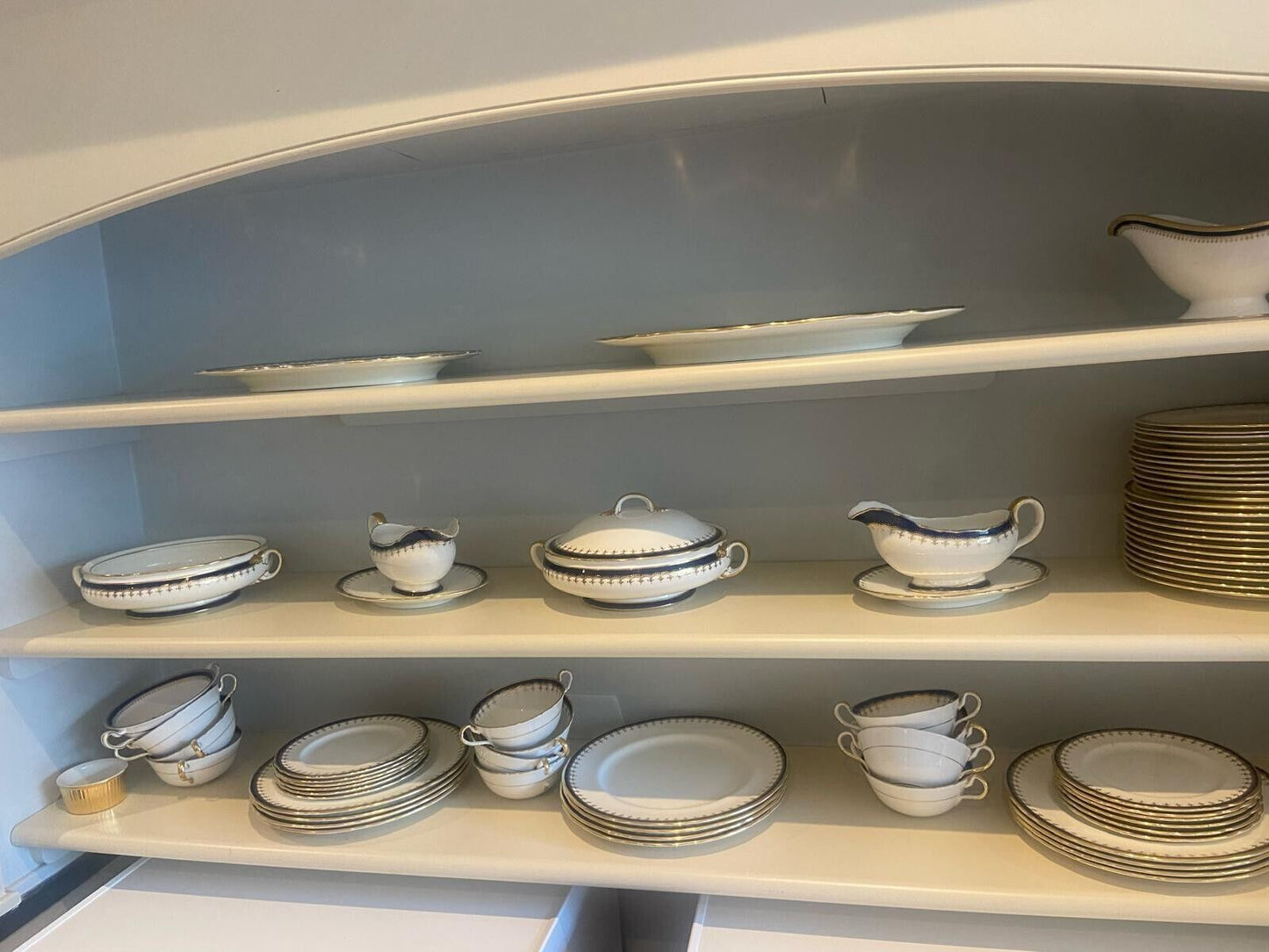 Aynsley China Dinner Set