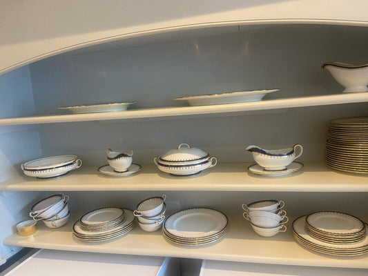 Aynsley China Dinner Set