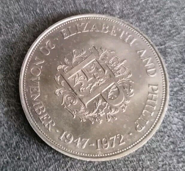 Elizabeth And Philip In Honour Of 25th Wedding Anniversary Minted Coins 1972 X3