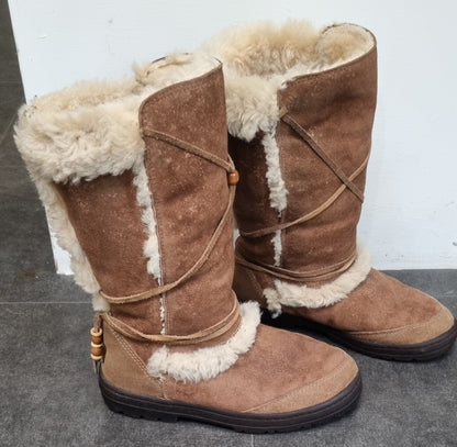 Genuine Women's Brown UGG Boots Size 5.5