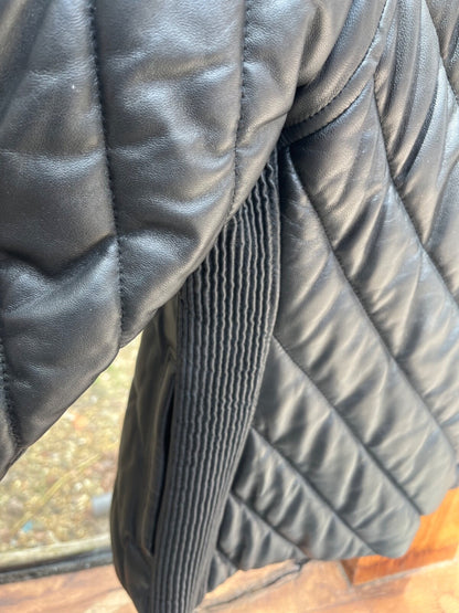 7549366